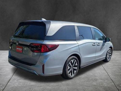 Solar Silver Metallic 2025 Honda Odyssey EX-L