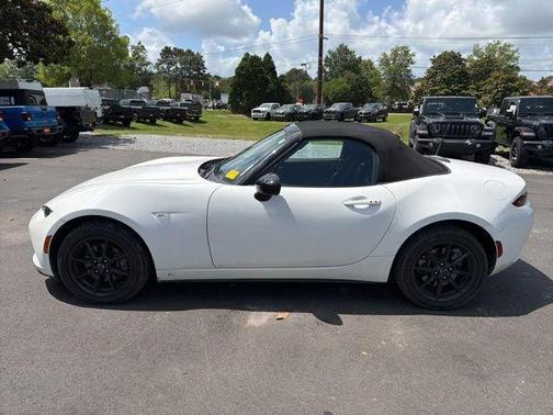 Arctic White 2019 Mazda MX-5 Miata Sport