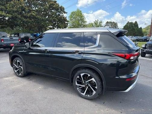 Black Diamond 2024 Mitsubishi Outlander SEL Platinum Edition
