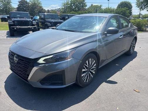Gun Metallic 2025 Nissan Altima SV