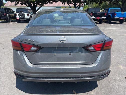 Gun Metallic 2025 Nissan Altima SV