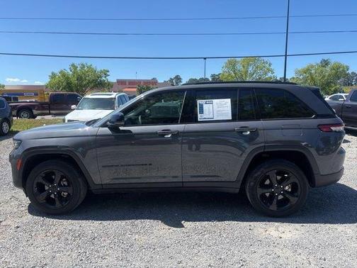 2023 Jeep Grand Cherokee Altitude