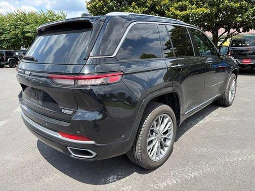 Diamond Black 2023 Jeep Grand Cherokee Summit