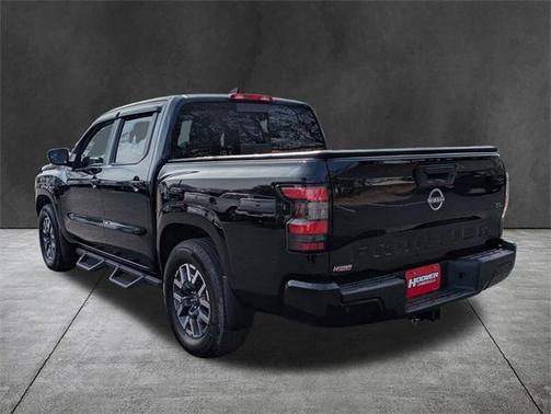 2024 Nissan Frontier SL