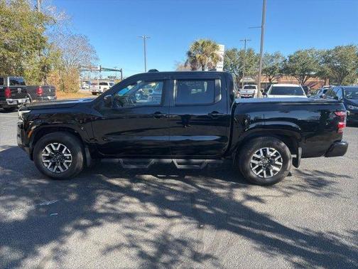 2024 Nissan Frontier SL