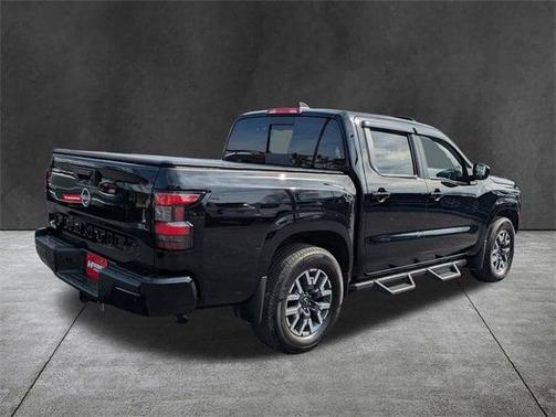 2024 Nissan Frontier SL