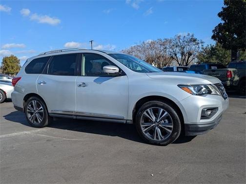 2020 Nissan Pathfinder Platinum