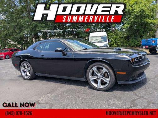 Pitch Black Clearcoat 2016 Dodge Challenger SXT