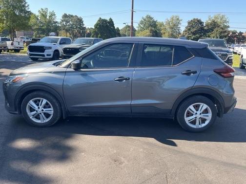 2022 Nissan Kicks S