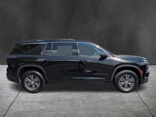 Mosaic Black Metallic 2025 Chevrolet Traverse LT