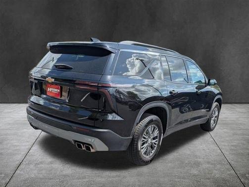 Mosaic Black Metallic 2025 Chevrolet Traverse LT