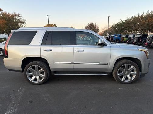 2020 Cadillac Escalade Luxury