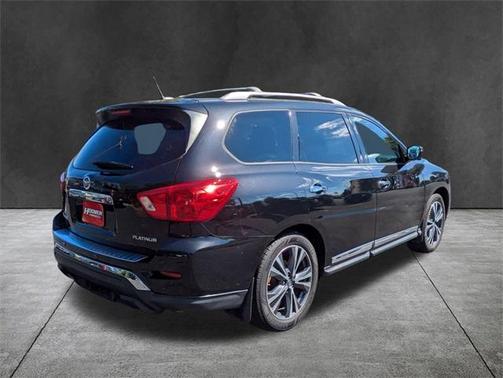 2017 Nissan Pathfinder Platinum