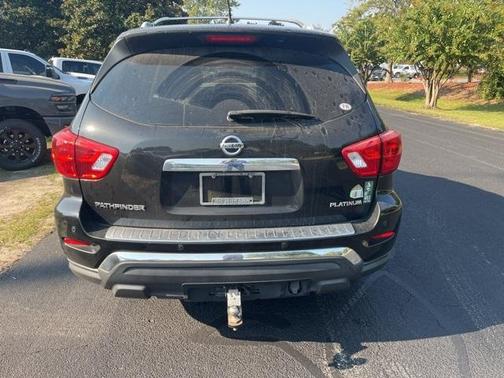 2017 Nissan Pathfinder Platinum