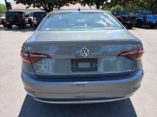 Platinum Gray Metallic 2019 Volkswagen Jetta 1.4T SE
