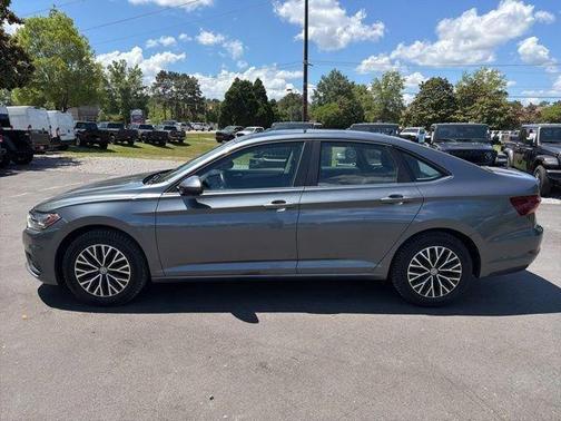Platinum Gray Metallic 2019 Volkswagen Jetta 1.4T SE