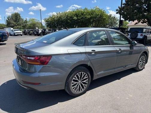 Platinum Gray Metallic 2019 Volkswagen Jetta 1.4T SE