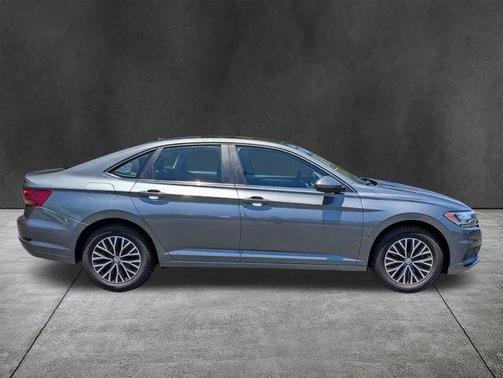 Platinum Gray Metallic 2019 Volkswagen Jetta 1.4T SE
