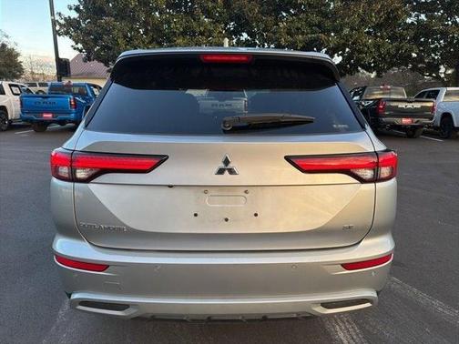 2024 Mitsubishi Outlander SE Black Edition