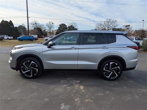 2024 Mitsubishi Outlander SE Black Edition