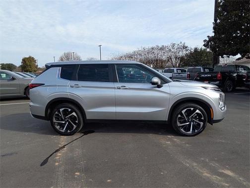 2024 Mitsubishi Outlander SE Black Edition
