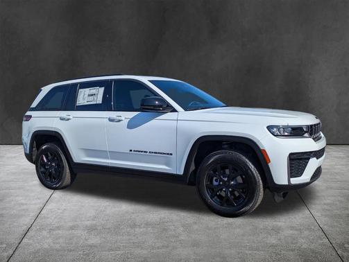 2026 Jeep Grand Cherokee Laredo