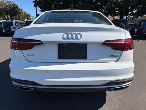 2024 Audi A4 45 S line quattro Premium