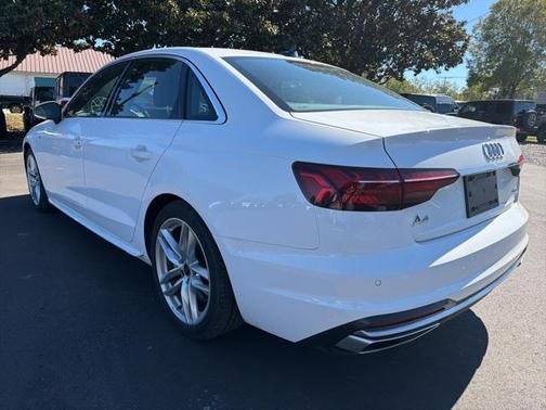 2024 Audi A4 45 S line quattro Premium