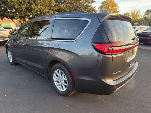 2022 Chrysler Pacifica Touring-L