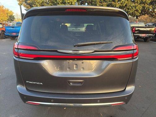 2022 Chrysler Pacifica Touring-L