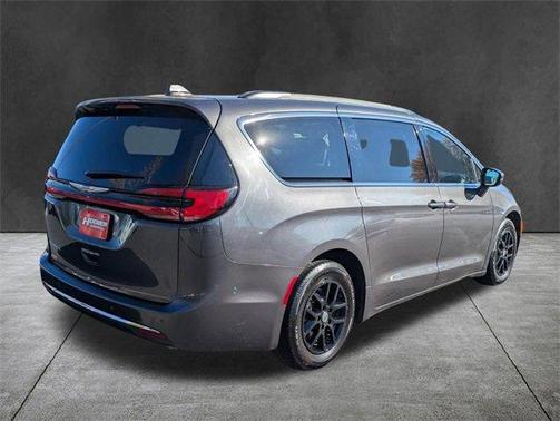 2022 Chrysler Pacifica Touring-L