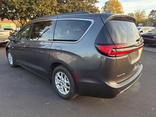 2022 Chrysler Pacifica Touring-L