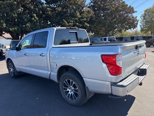 2020 Nissan Titan SV