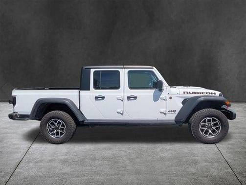 Bright White Clearcoat 2024 Jeep Gladiator Rubicon
