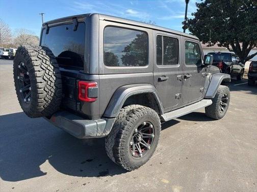 2020 Jeep Wrangler Unlimited Sahara Altitude