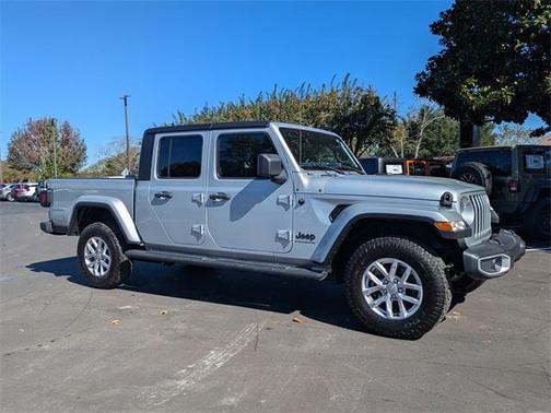 2023 Jeep Gladiator Sport