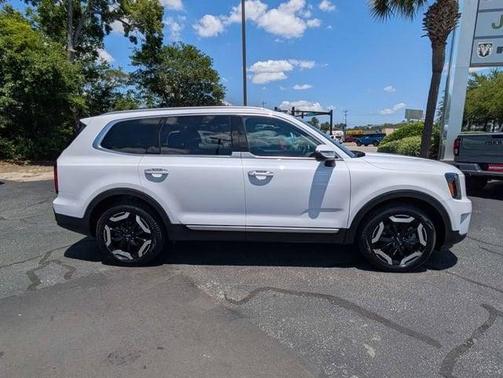 Glacial White Pearl 2025 Kia Telluride S