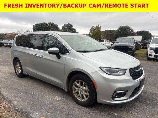 2023 Chrysler Pacifica Touring-L