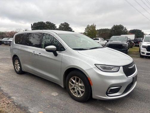 2023 Chrysler Pacifica Touring-L