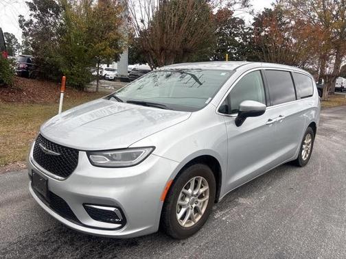 2023 Chrysler Pacifica Touring-L