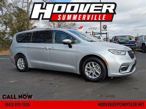 2023 Chrysler Pacifica Touring-L