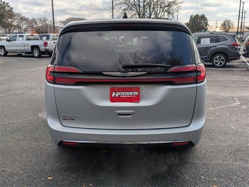 2023 Chrysler Pacifica Touring-L