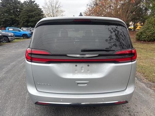 2023 Chrysler Pacifica Touring-L