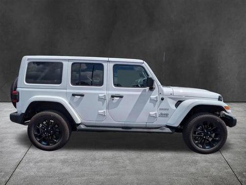 Bright White Clearcoat 2023 Jeep Wrangler 4xe Sahara