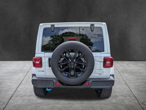 Bright White Clearcoat 2023 Jeep Wrangler 4xe Sahara