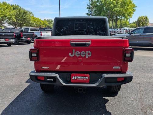 Firecracker Red Clearcoat 2020 Jeep Gladiator Overland