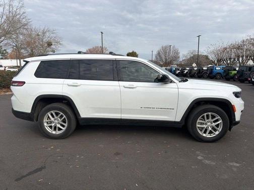 2022 Jeep Grand Cherokee L Laredo