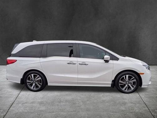 Platinum White Pearl 2024 Honda Odyssey Touring
