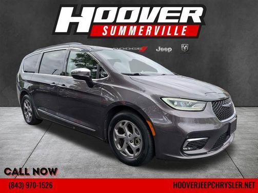 Granite Crystal Clearcoat Metallic 2023 Chrysler Pacifica Limited