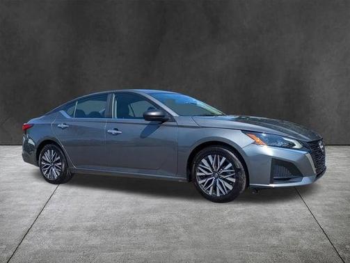 Gun Metallic 2025 Nissan Altima SV